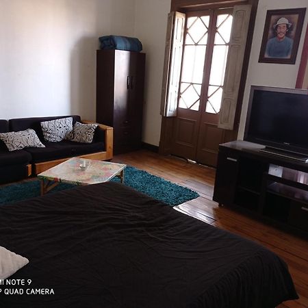 Hostal Irreal Сантяго Екстериор снимка