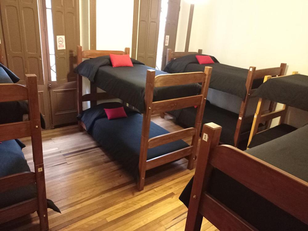 Hostal Irreal Сантяго Екстериор снимка