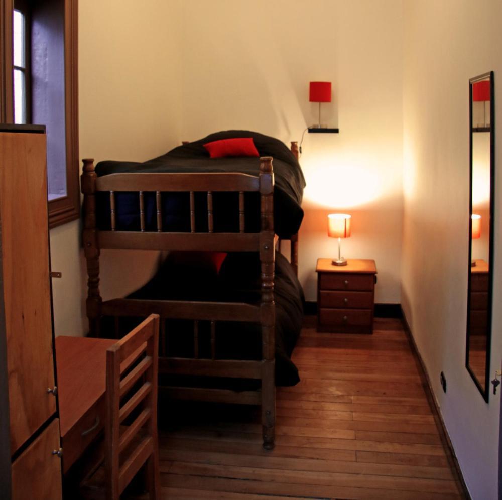 Hostal Irreal Сантяго Екстериор снимка